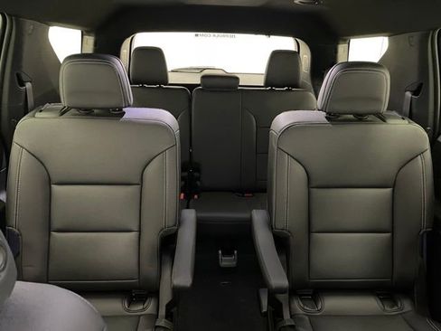 New 2026 Chevrolet Traverse LT w/ Midnight/Sport Edition AWD/4WD image 13