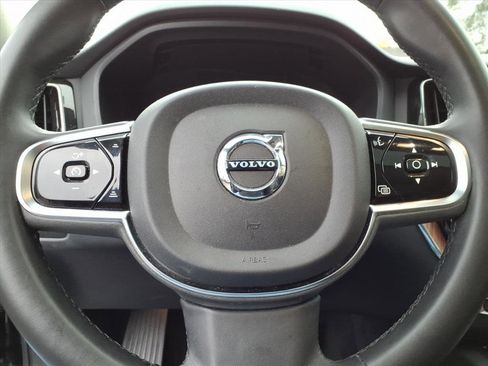 Used 2024 Volvo XC60 B5 Plus image 28