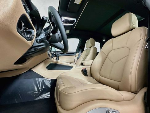 New 2026 Porsche Macan AWD/4WD image 5