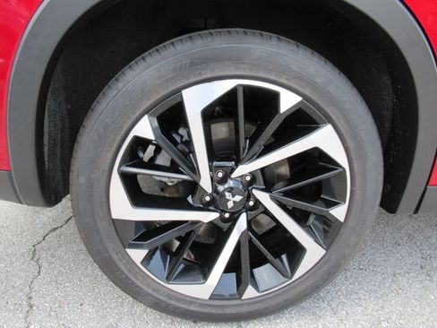 Used 2023 Mitsubishi Outlander SE AWD/4WD image 8