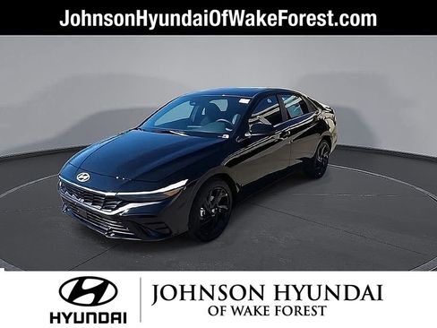 New 2026 Hyundai Elantra SEL Sport Premium FWD image 9