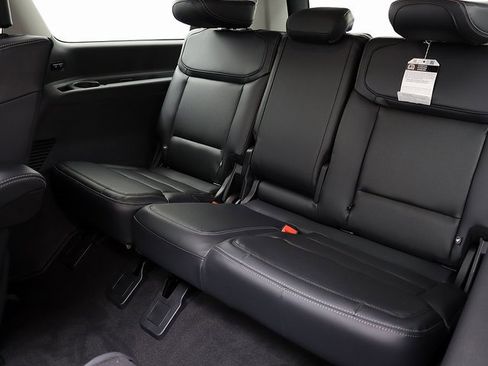 New 2025 Ford Expedition Max Platinum w/ Driver's Package image 12