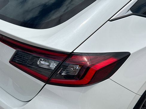 Certified 2024 Honda Civic EX-L image 26