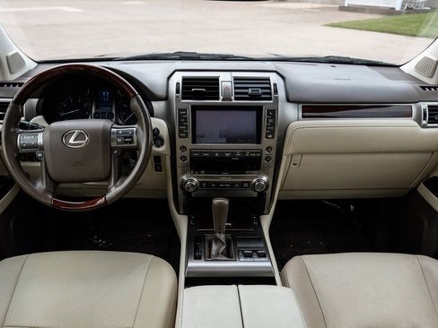 Used 2015 Lexus GX 460 w/ Premium Package AWD/4WD image 16