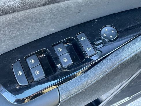 Used 2023 Kia Sportage SX image 28