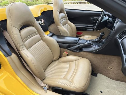 Used 2002 Chevrolet Corvette Convertible w/ Preferred Equipment Group2 RWD image 14
