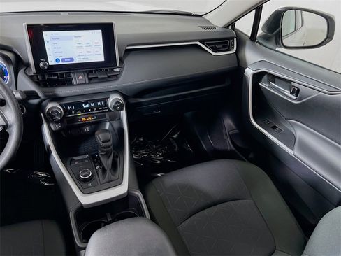 Certified 2025 Toyota RAV4 XLE image 21