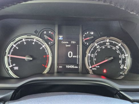 Used 2024 Toyota 4Runner TRD Off-Road Premium w/ Off Road Premium Plus Package image 10