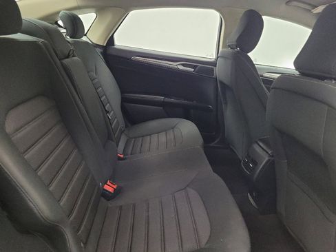Used 2020 Ford Fusion SE image 19