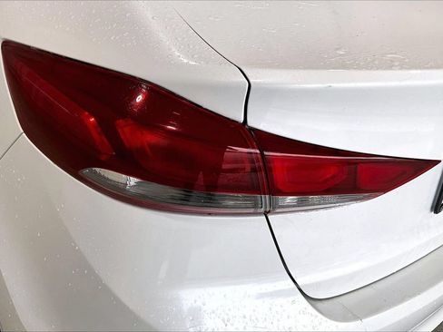Used 2018 Hyundai Elantra Value Edition FWD image 13