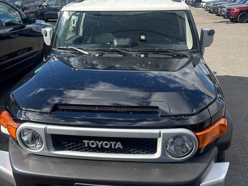 Used 2010 Toyota FJ Cruiser 4WD image 3