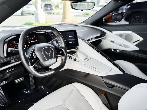 Used 2022 Chevrolet Corvette Stingray w/ Z51 Performance Package image 2