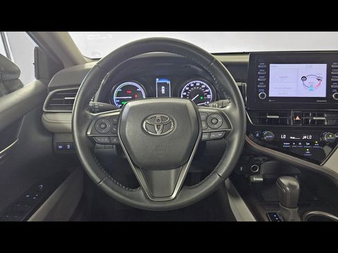 Used 2023 Toyota Camry SE image 13