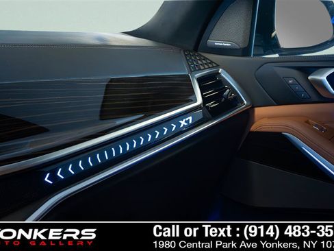 Used 2023 BMW X7 xDrive40i w/ M Sport Package AWD/4WD image 47
