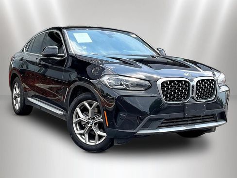 Used 2024 BMW X4 xDrive30i AWD/4WD image 3