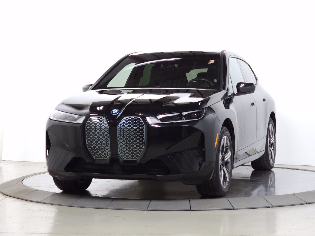Certified 2024 BMW iX xDrive50 w/ Sport Package AWD/4WD image 4