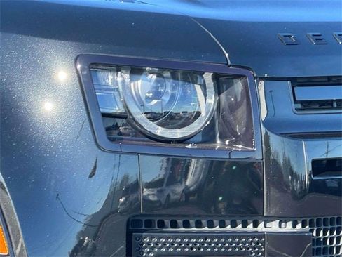 Used 2023 Land Rover Defender 110 X-Dynamic SE image 8