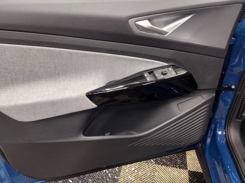 New 2025 Volkswagen ID.4 Pro image 17