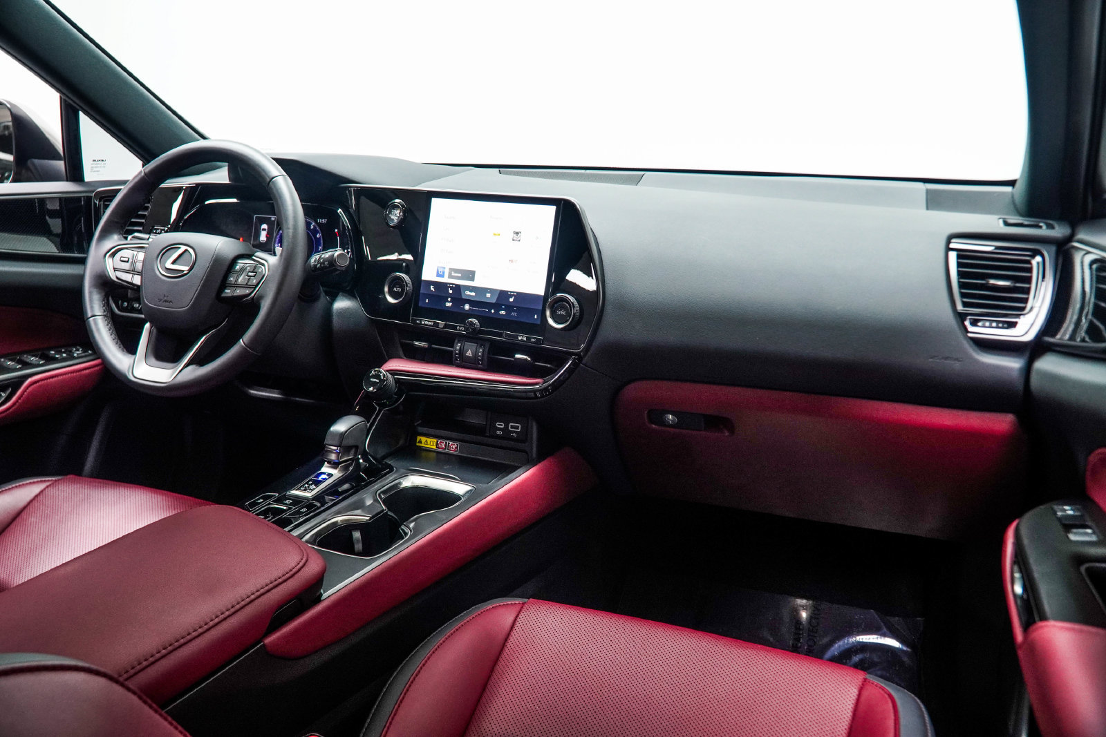 Used 2025 Lexus NX 250 FWD w/ Towing Package (2000 Lbs) image 19