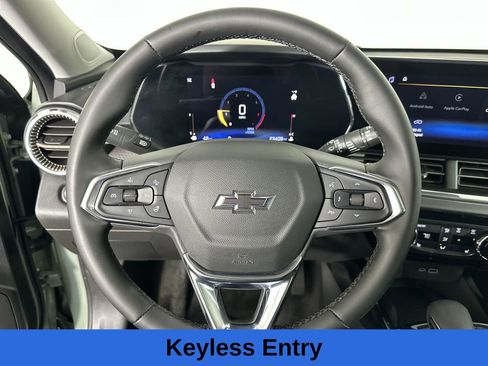 Used 2025 Chevrolet Trax ACTIV w/ Sunroof Package FWD image 13
