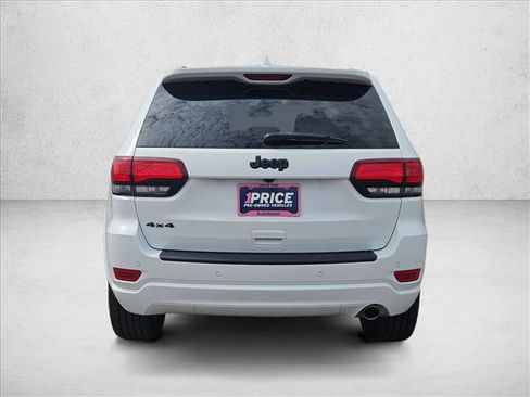 Used 2022 Jeep Grand Cherokee Laredo X image 6