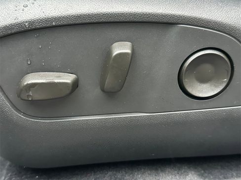 New 2026 Chevrolet Equinox EV LT image 22