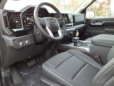 New 2026 GMC Sierra 1500 SLT image 12