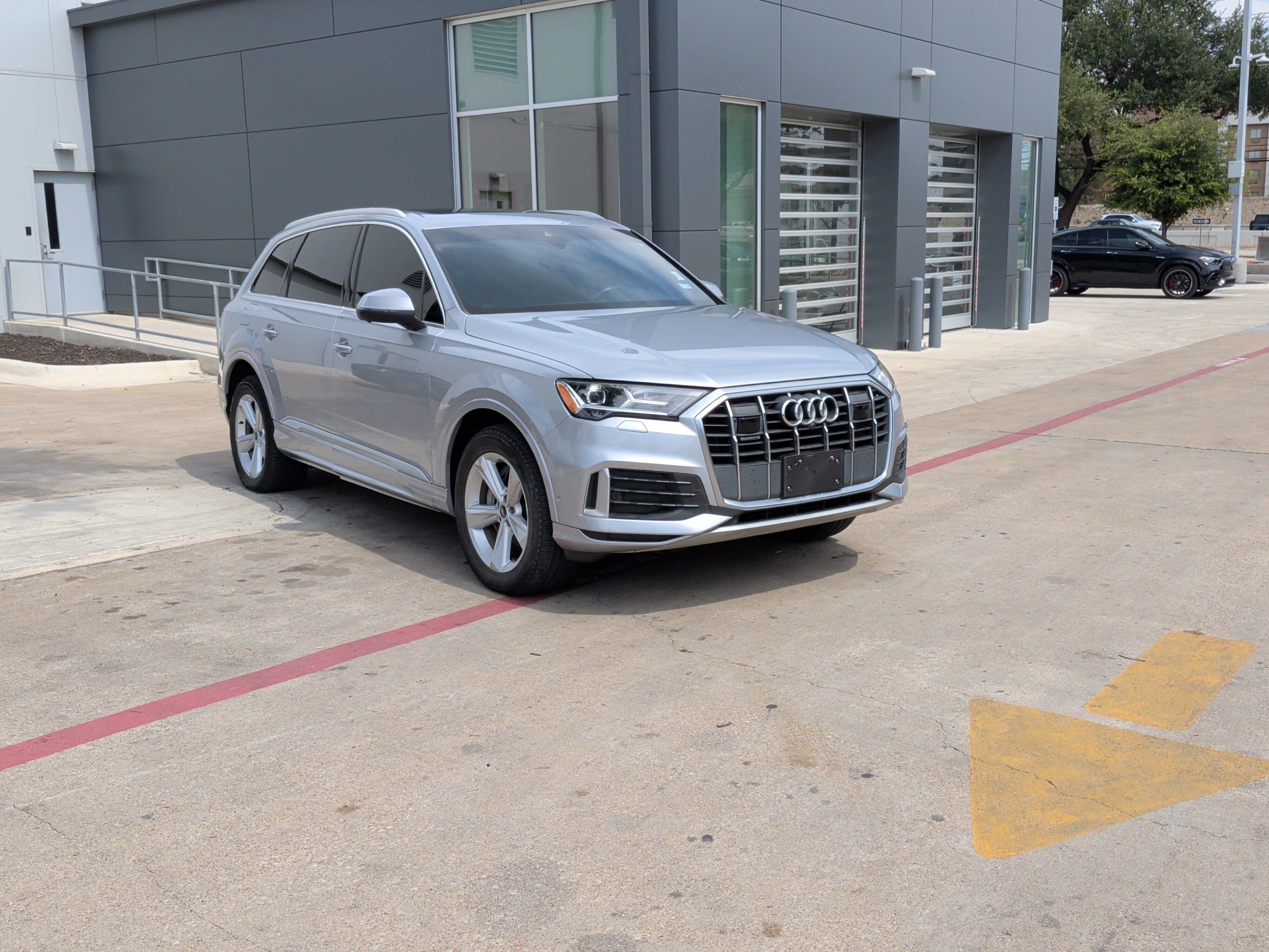 Used 2022 Audi Q7 2.0T Premium Plus w/ Premium Plus Package AWD/4WD image 2