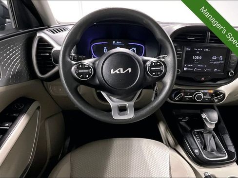 Used 2025 Kia Soul LX w/ LX Technology Package FWD image 6