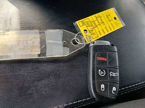 Used 2018 Dodge Charger GT w/ Blacktop Package image 9