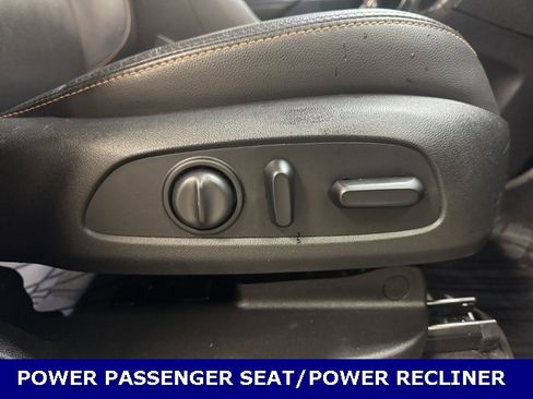 Used 2020 Chevrolet Equinox Premier image 27