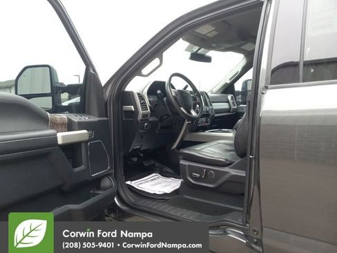 Used 2017 Ford F250 Lariat w/ Lariat Value Package image 9
