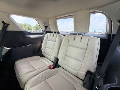 Used 2017 Ford Explorer Platinum AWD/4WD image 16