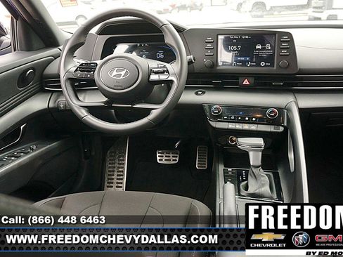 Used 2025 Hyundai Elantra Sport FWD image 13