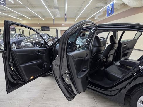 Used 2014 Honda Accord Touring image 14