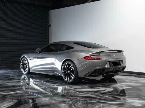 Used 2017 Aston Martin Vanquish Coupe RWD image 14