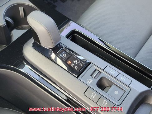 Used 2026 Toyota Prius Plug-In Hybrid image 24