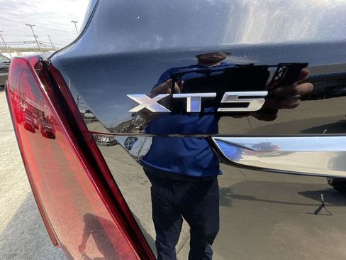 Certified 2025 Cadillac XT5 Premium Luxury image 32