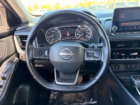 Certified 2025 Nissan Rogue SV FWD image 26