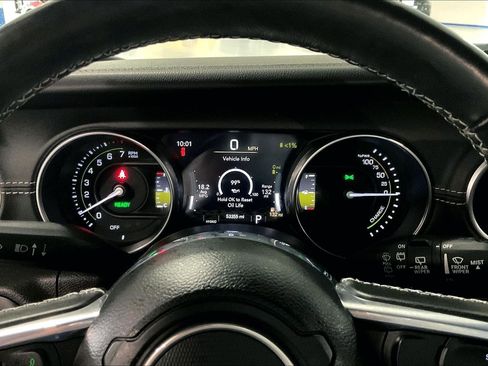 Used 2023 Jeep Wrangler Sahara w/ Cold Weather Group AWD/4WD image 13