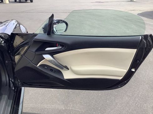 Used 2018 FIAT 124 Spider Lusso image 26