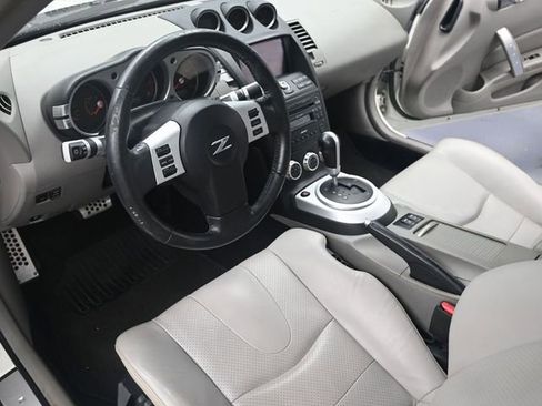 Used 2006 Nissan 350Z Touring image 14