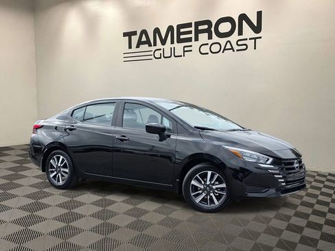 New 2025 Nissan Versa SV w/ Trunk Package FWD image 1