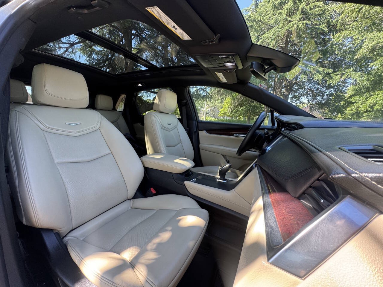 Used 2017 Cadillac XT5 Luxury w/ Driver Awareness Package FWD image 15