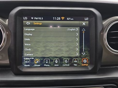 Used 2022 Jeep Wrangler Unlimited Sahara w/ Cold Weather Group AWD/4WD image 21