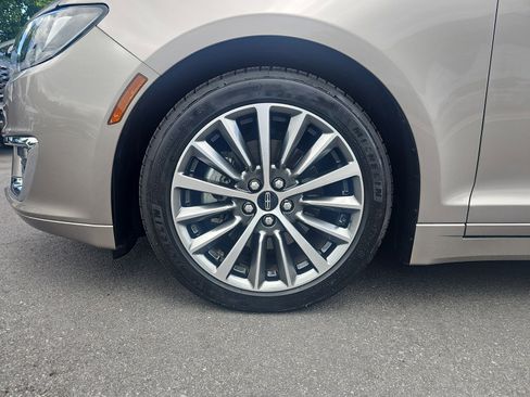 Used 2018 Lincoln MKZ Select w/ Select Plus Package FWD image 10