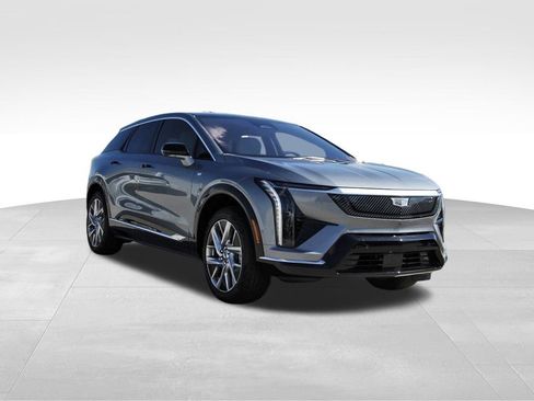 New 2026 Cadillac Optiq Luxury 1 image 1