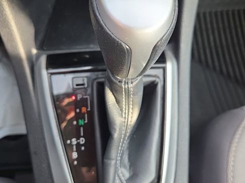 Used 2018 Toyota Corolla LE image 34