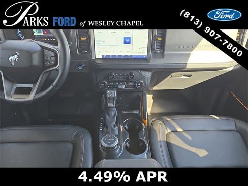 Used 2024 Ford Bronco Badlands image 12