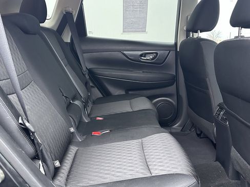 Used 2018 Nissan Rogue SV w/ Premium Package image 16